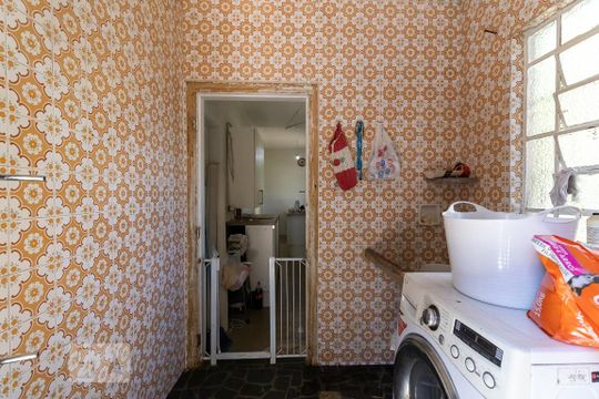 Lavanderia de casa à venda com 3 quartos, 600m² em Bosque da Saúde, São Paulo