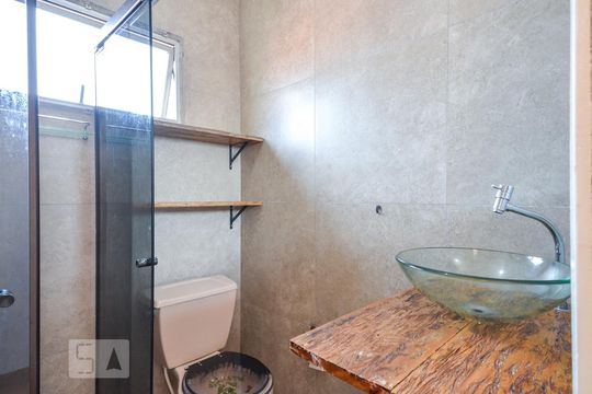 Banheiro de apartamento à venda com 2 quartos, 66m² em Jardim Palermo, São Bernardo do Campo