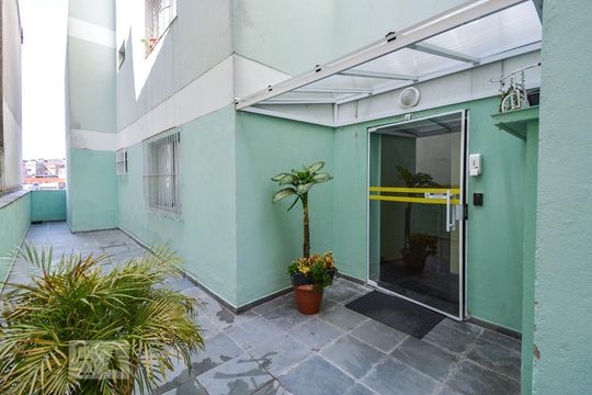 Entrada de apartamento à venda com 2 quartos, 66m² em Jardim Palermo, São Bernardo do Campo