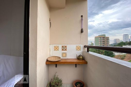 Sacada de apartamento para alugar com 3 quartos, 76m² em Jardim Ampliação, São Paulo