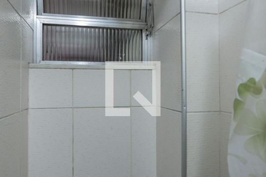 Banheiro de apartamento para alugar com 2 quartos, 60m² em Rio Comprido, Rio de Janeiro