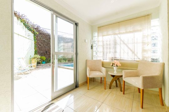 1o. Andar - Sala (Entrada) de casa à venda com 3 quartos, 400m² em Jardim Santa Emília, São Paulo