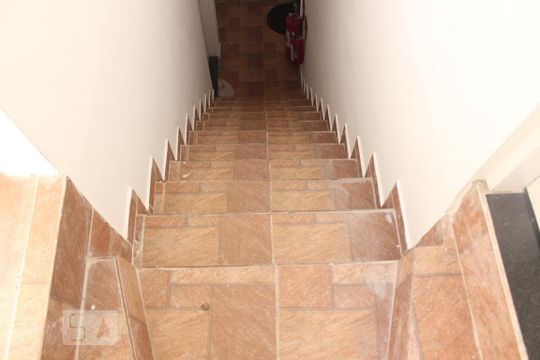 Escada de kitnet/studio para alugar com 1 quarto, 30m² em Vila Moraes, São Paulo