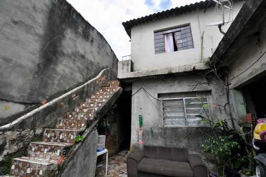 Entrada do Sobrado  de casa à venda com 2 quartos, 132m² em Jardim Roberto, Osasco