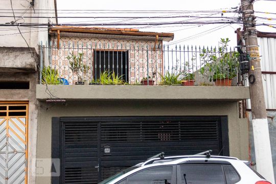 Fachada de casa à venda com 5 quartos, 140m² em Vila Guilherme, São Paulo
