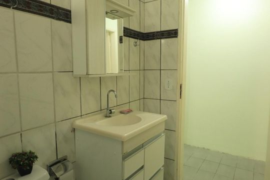 Banheiro de casa para alugar com 2 quartos, 60m² em Jardim Stella, Santo André