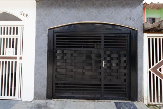 Fachada de casa à venda com 2 quartos, 150m² em Burgo Paulista, São Paulo