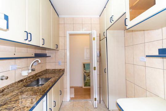Cozinha e Área de Serviço de apartamento para alugar com 3 quartos, 65m² em Vila Maria Alta, São Paulo