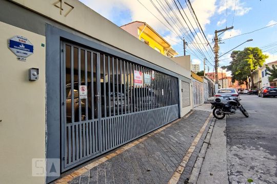 Fachada de casa à venda com 3 quartos, 230m² em Mirandópolis, São Paulo