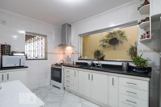 Cozinha de casa à venda com 3 quartos, 230m² em Mirandópolis, São Paulo