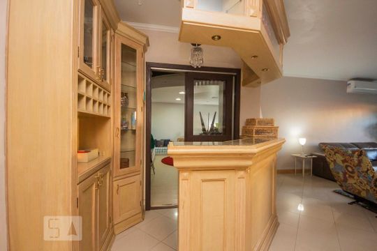 Sala  de casa à venda com 4 quartos, 400m² em Sarandi, Porto Alegre
