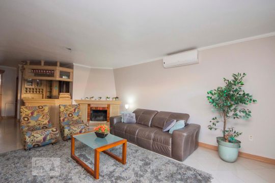 Casa à venda com 4 quartos, 400m² em Sarandi, Porto Alegre