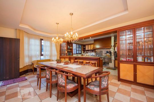 Cozinha de casa à venda com 4 quartos, 400m² em Sarandi, Porto Alegre