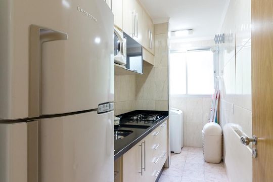 Cozinha de apartamento para alugar com 2 quartos, 50m² em Jardim Terezópolis, Guarulhos