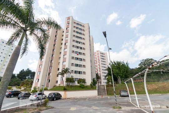 Fachada do condomínio de apartamento para alugar com 2 quartos, 50m² em Jardim Terezópolis, Guarulhos