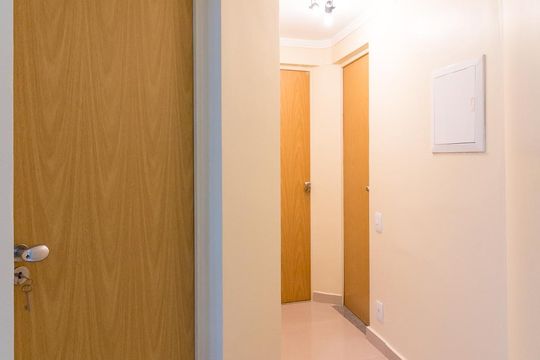 Corredor de apartamento para alugar com 2 quartos, 50m² em Jardim Terezópolis, Guarulhos
