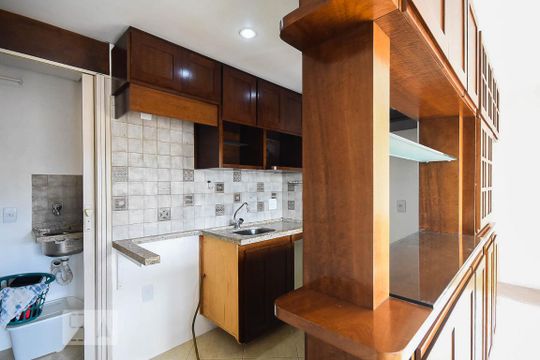 Cozinha de apartamento à venda com 1 quarto, 50m² em Jardim Londrina, São Paulo