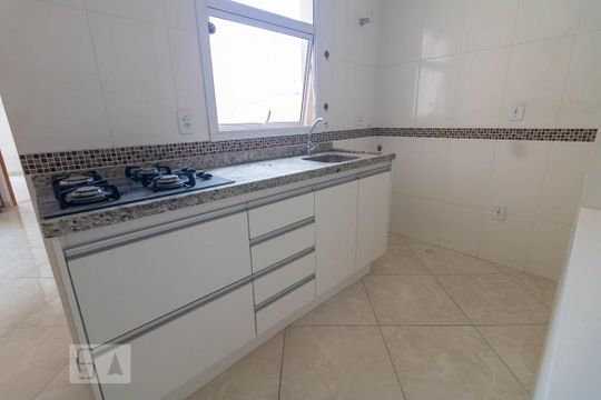Cozinha de apartamento para alugar com 2 quartos, 46m² em Vila São Pedro, Santo André
