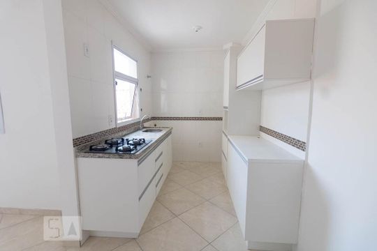 Cozinha de apartamento para alugar com 2 quartos, 46m² em Vila São Pedro, Santo André