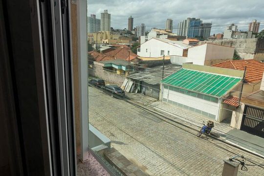 Varanda do Dormitório 1 de apartamento para alugar com 2 quartos, 46m² em Vila São Pedro, Santo André