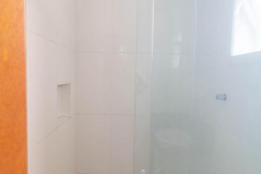 Banheiro de apartamento para alugar com 2 quartos, 46m² em Vila São Pedro, Santo André