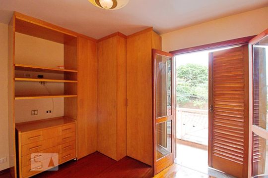 Suite de casa à venda com 3 quartos, 180m² em Jardim Colombo, São Paulo