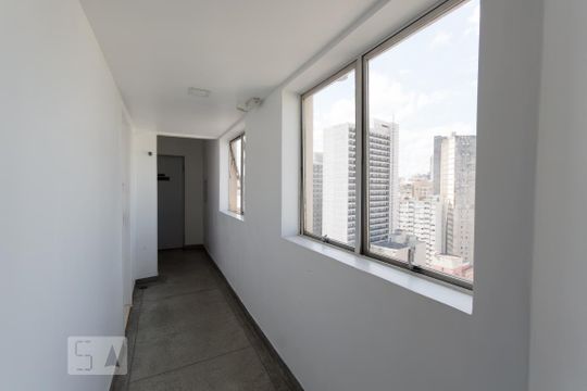 Hall social de apartamento para alugar com 1 quarto, 38m² em Bela Vista, São Paulo
