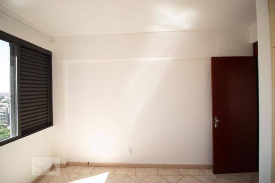 Quarto 01  de apartamento para alugar com 2 quartos, 78m² em Centro, Campinas