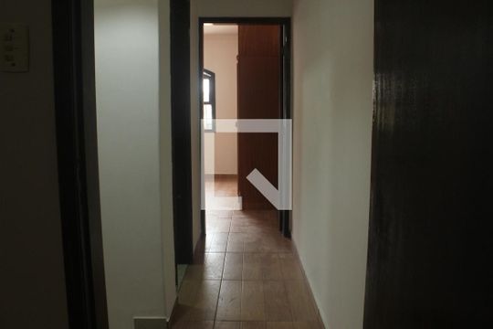 Corredor de casa à venda com 2 quartos, 96m² em Vila Marari, São Paulo