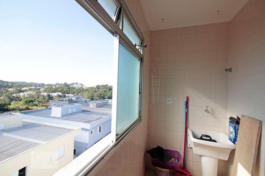 Lavanderia de apartamento para alugar com 2 quartos, 55m² em Jardim Rio das Pedras, Cotia
