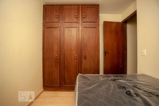 Quarto de apartamento para alugar com 1 quarto, 35m² em Cristo Rei, Curitiba