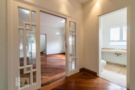 Sala de Estar de casa para alugar com 3 quartos, 360m² em Vila Prudente, São Paulo