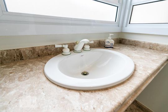 Lavabo de casa para alugar com 3 quartos, 360m² em Vila Prudente, São Paulo