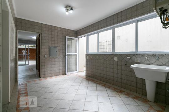 Área de Serviço de casa para alugar com 3 quartos, 360m² em Vila Prudente, São Paulo