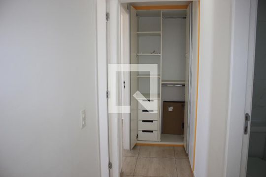 Corredor com vista para o Closet de apartamento à venda com 2 quartos, 53m² em Ponte Grande, Guarulhos