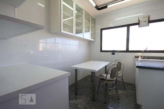 Cozinha de apartamento à venda com 3 quartos, 212m² em Vila Mariana, São Paulo