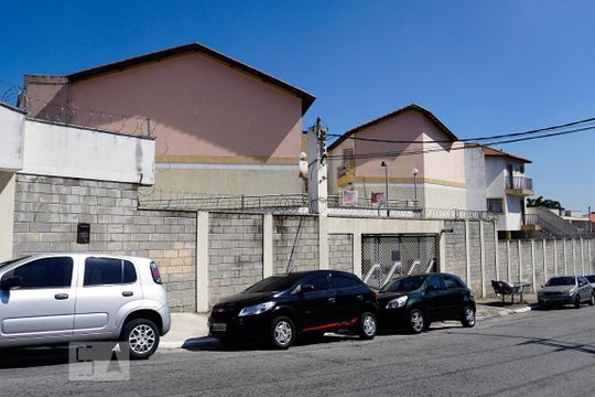 Fachada de casa de condomínio para alugar com 3 quartos, 150m² em Vila Laís, São Paulo