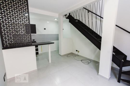 Casa de Condomínio para alugar com 1 quarto, 40m² em Vila Guaca, São Paulo
