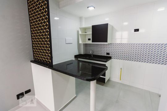 Cozinha de casa de condomínio para alugar com 1 quarto, 40m² em Vila Guaca, São Paulo