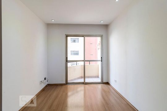 Sala de apartamento para alugar com 2 quartos, 50m² em Parque Imperial, São Paulo