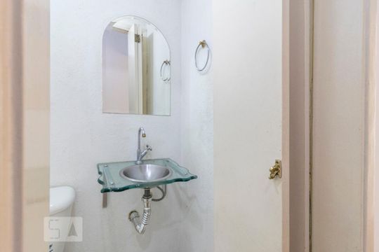 Lavabo de apartamento para alugar com 2 quartos, 50m² em Parque Imperial, São Paulo
