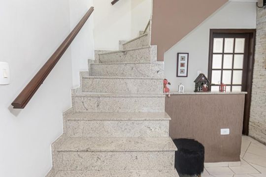 Escada de casa à venda com 2 quartos, 300m² em Vila Matilde, São Paulo