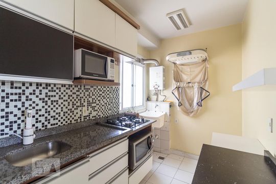 Cozinha e Área de Serviço de apartamento para alugar com 2 quartos, 58m² em Humaitá, Porto Alegre