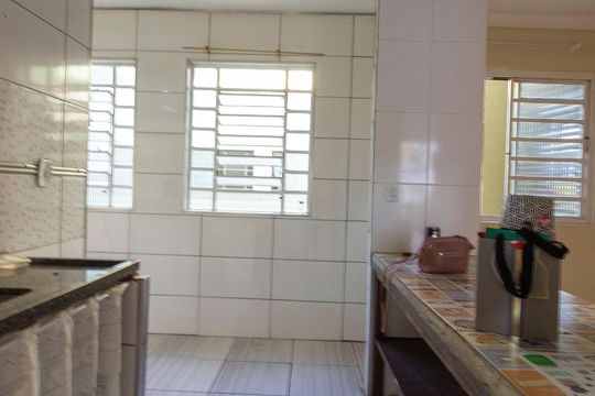 Cozinha e Área de Serviço de apartamento para alugar com 2 quartos, 46m² em Morada das Vinhas, Jundiaí