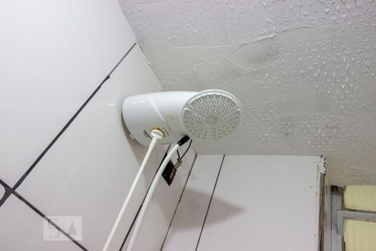 Chuveiro de apartamento para alugar com 2 quartos, 46m² em Morada das Vinhas, Jundiaí