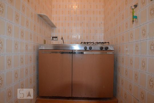 Cozinha de kitnet/studio para alugar com 1 quarto, 30m² em Olaria, Rio de Janeiro