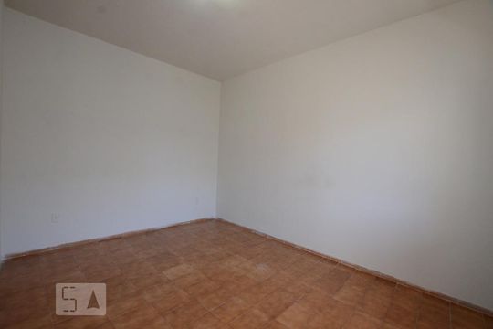 Studio de kitnet/studio para alugar com 1 quarto, 30m² em Olaria, Rio de Janeiro