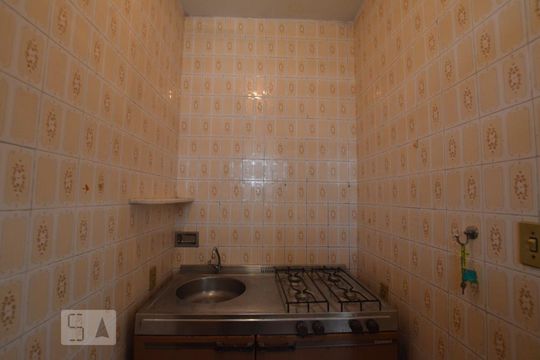 Cozinha de kitnet/studio para alugar com 1 quarto, 30m² em Olaria, Rio de Janeiro