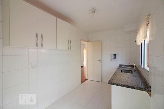 Cozinha de casa de condomínio para alugar com 3 quartos, 110m² em Granja Viana , Cotia