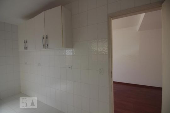 Cozinha de casa de condomínio para alugar com 3 quartos, 110m² em Granja Viana , Cotia